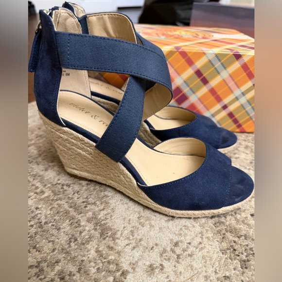Elegant Navy Wedge Sandals - Picture 1 of 5